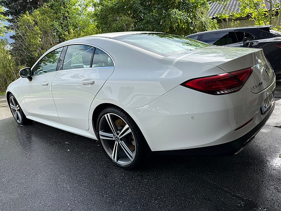 Mercedes-Benz CLS450 4 of 5