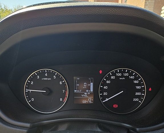 Hyundai i20 3 of 5