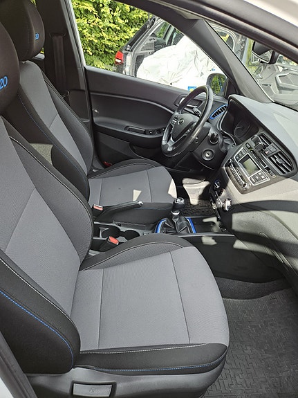 Hyundai i20 4 of 5