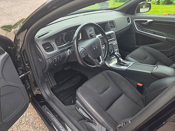 Volvo V60 9 of 17