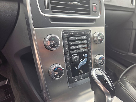 Volvo V60 14 of 17