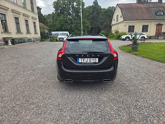 Volvo V60 6 of 17