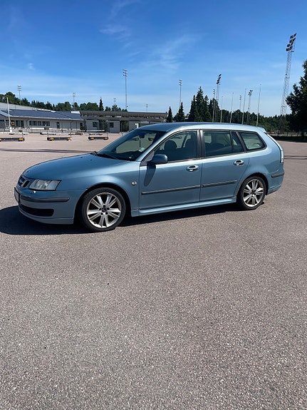 Saab 9-3 4 of 5