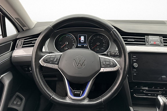 Volkswagen Passat 11 of 29
