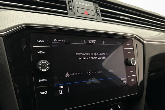 Volkswagen Passat 16 of 29