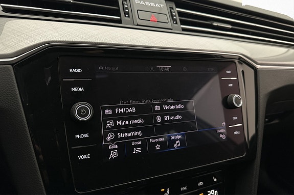 Volkswagen Passat 18 of 29