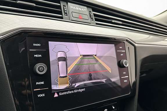 Volkswagen Passat 15 of 29