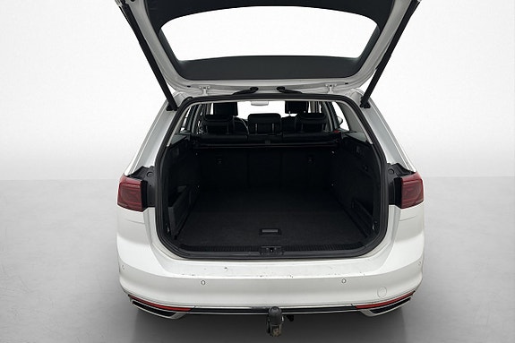 Volkswagen Passat 25 of 29
