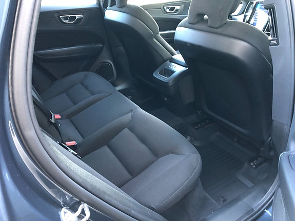 Volvo XC60 8 of 14