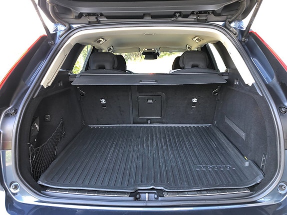 Volvo XC60 10 of 14