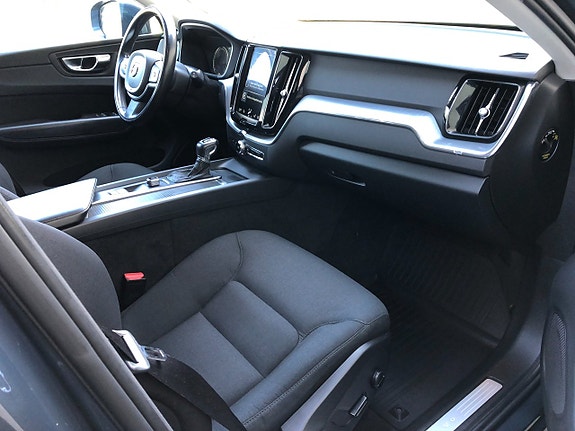 Volvo XC60 7 of 14