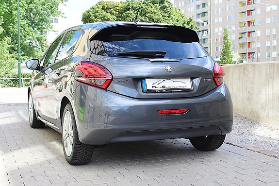 Peugeot 208 13 of 25
