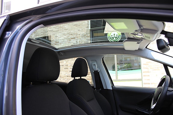 Peugeot 208 4 of 5