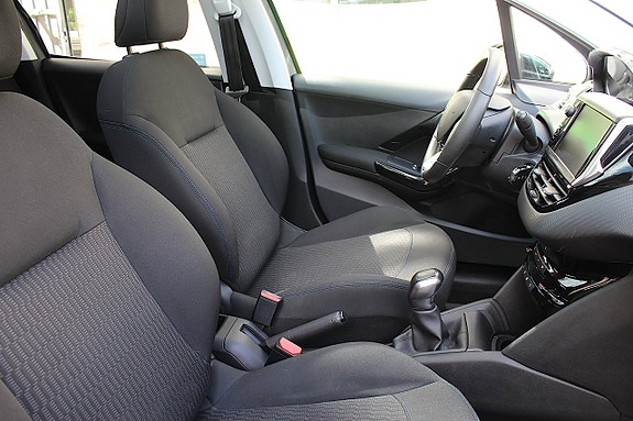 Peugeot 208 20 of 25
