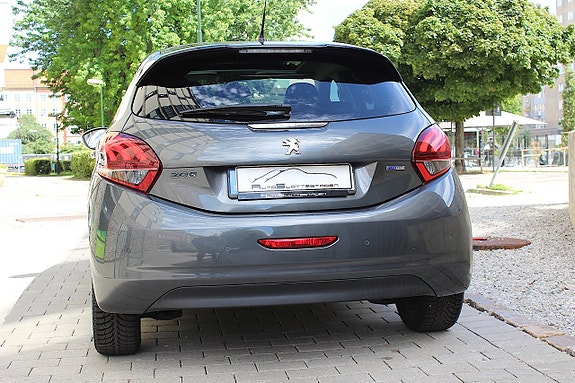 Peugeot 208 14 of 25