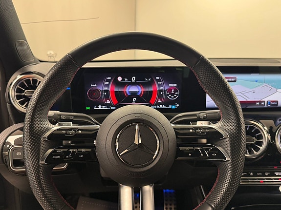 Mercedes-Benz A250 e 7 of 14
