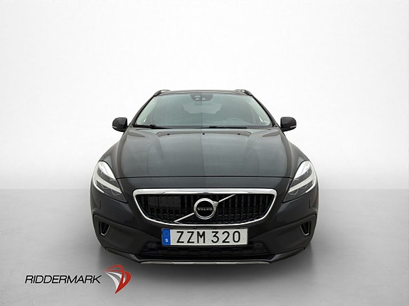 Volvo V40 Cross Country 2 of 5