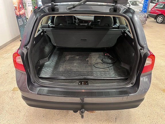 Volvo V70 10 of 17