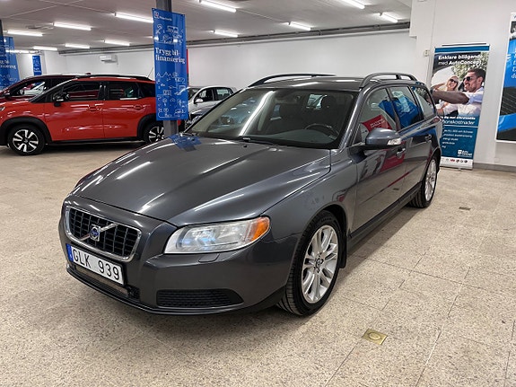 Volvo V70 3 of 5