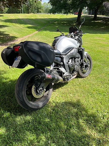 Yamaha FZ1-N Fazer 2 of 6