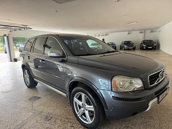 Volvo XC90 2 of 5