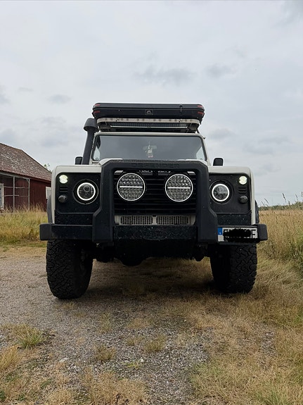 Land Rover Defender 90 5 of 9