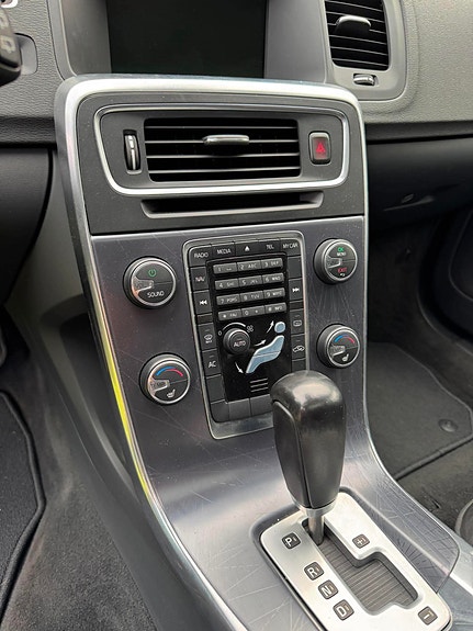 Volvo V60 5 of 5