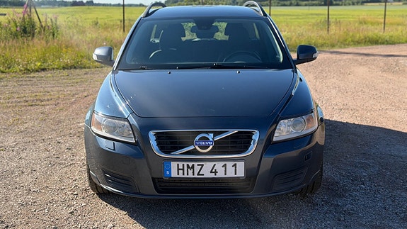 Volvo V50 2 of 5