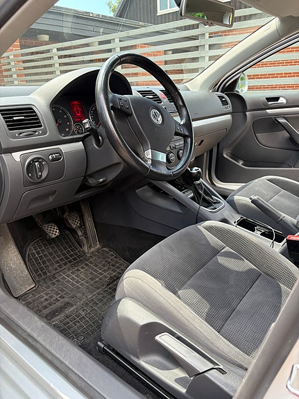 Volkswagen Golf V 3 of 5