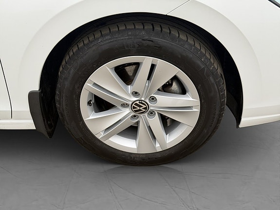 Volkswagen Golf VIII 29 of 29