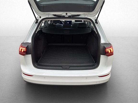 Volkswagen Golf VIII 23 of 29