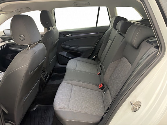 Volkswagen Golf VIII 22 of 29