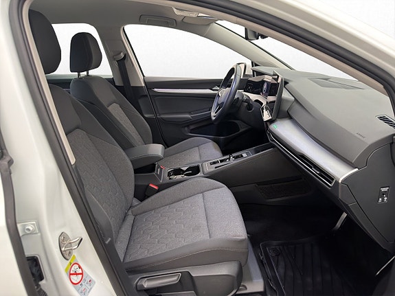 Volkswagen Golf VIII 21 of 29