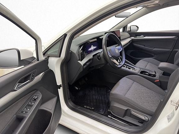 Volkswagen Golf VIII 9 of 29