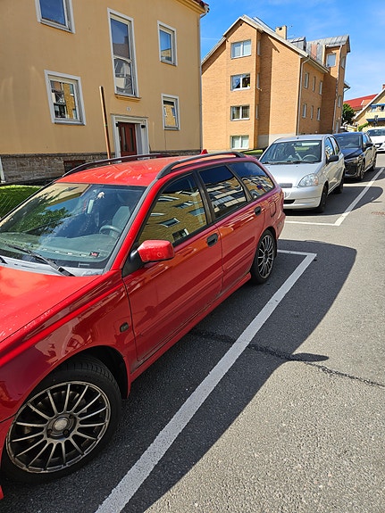 Volvo V40 3 of 8