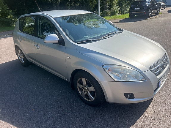 Kia Ceed 3 of 5