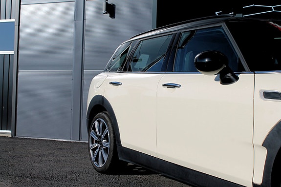 MINI Clubman Cooper 4 of 26