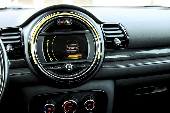 MINI Clubman Cooper 21 of 26