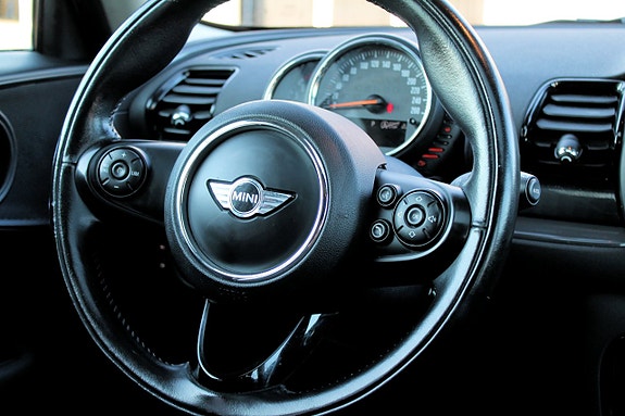MINI Clubman Cooper 23 of 26