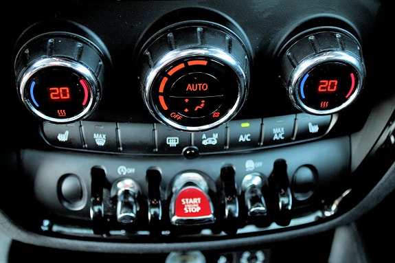 MINI Clubman Cooper 25 of 26