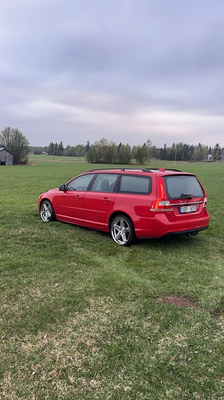Volvo V70 4 of 5