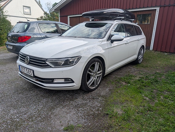 Volkswagen Passat 2 of 4