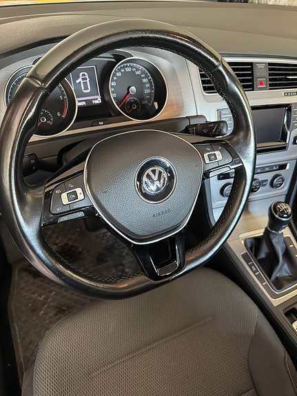 Volkswagen Golf VII 5 of 5
