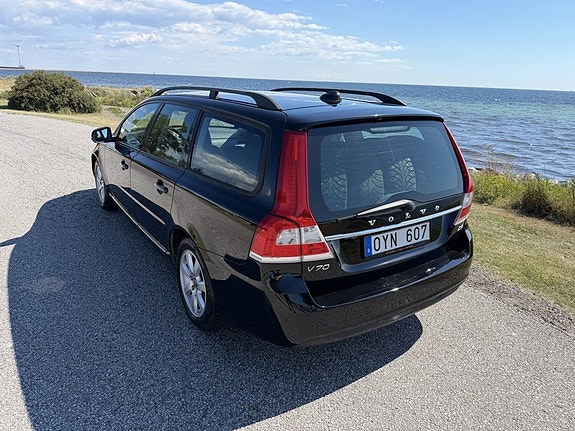 Volvo V70 3 of 11