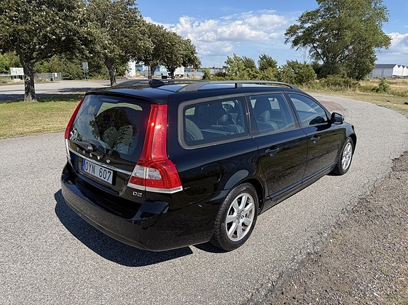 Volvo V70 4 of 11