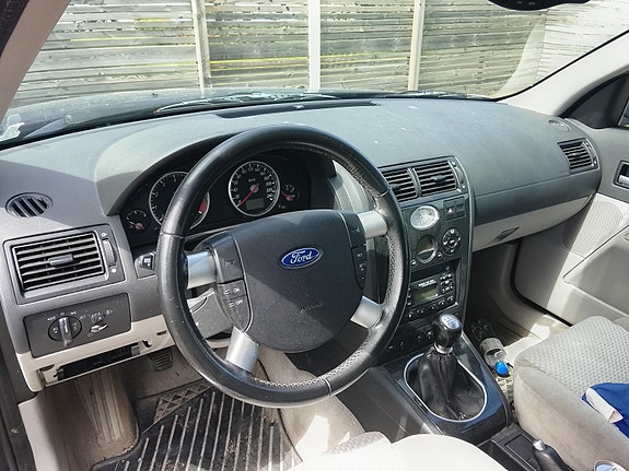 Ford Mondeo 4 of 5