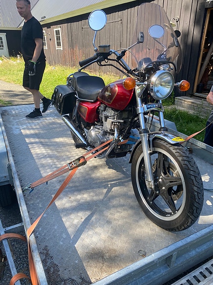 Honda CM400T 2 of 2
