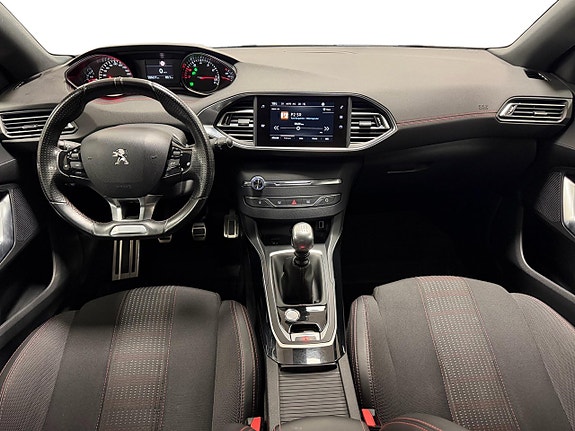 Peugeot 308 SW 9 of 30