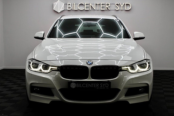 BMW 320d 3 of 5