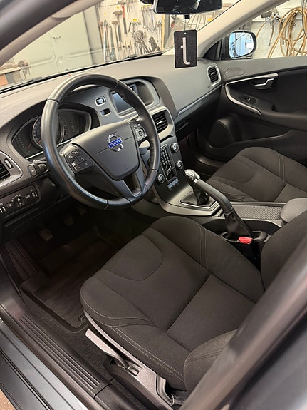 Volvo V40 13 of 13